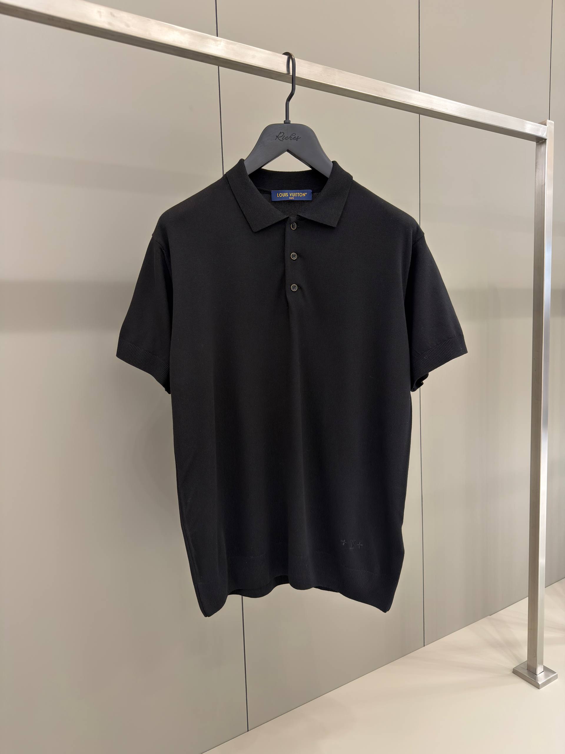 Signature Short-sleeved Black Polo shirt