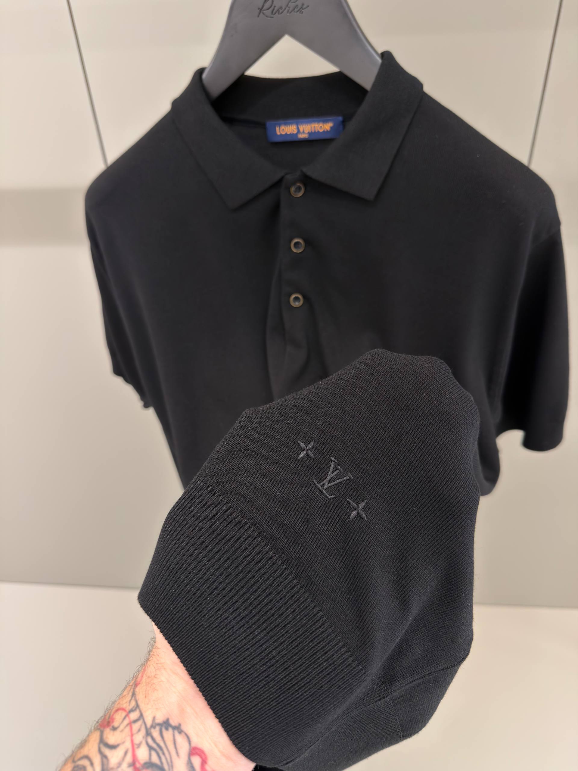 Signature Short-sleeved Black Polo shirt